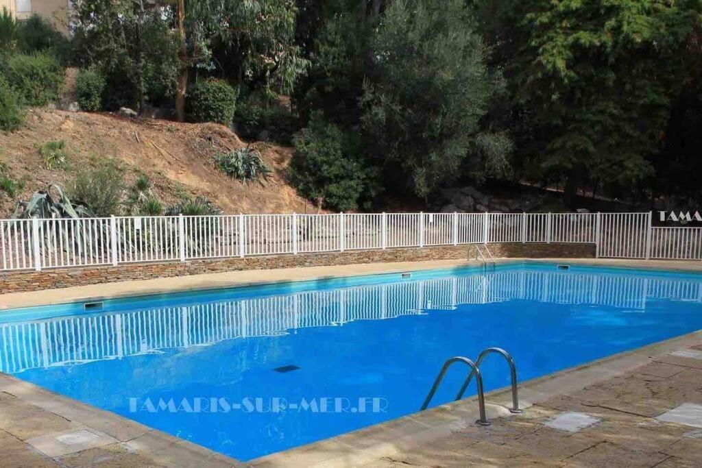 Апартаменти Le Dyonisos Et Piscine Ла-Сейн-сюр-Мер Екстер'єр фото